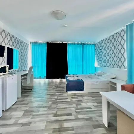 Stela 4* نيسيبار